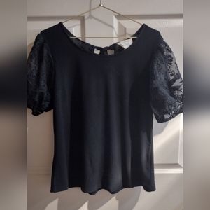 Elegant Black w/Lace sleeves Top